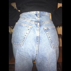Vintage GAP Reverse Fit Medium-Dark Wash Mom Jeans